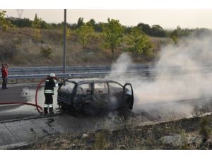 Gurbetçinin Otomobili Dönüş Yolunda Alev Alev Yandı