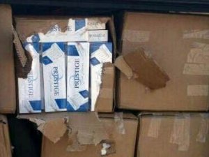 Minibüste 30 bin paket kaçak sigara ele geçirildi
