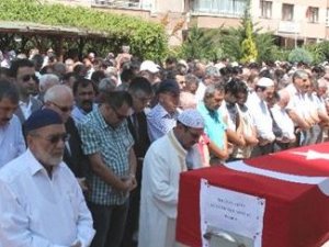 Emekli emniyet müdürü hayatını kaybetti