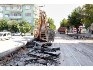 Asfaltlama Çalışmaları Devam Ediyor