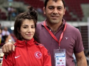 Türk Bayan Güreşçi Evin Demirhan, Dünya Üçüncüsü Oldu