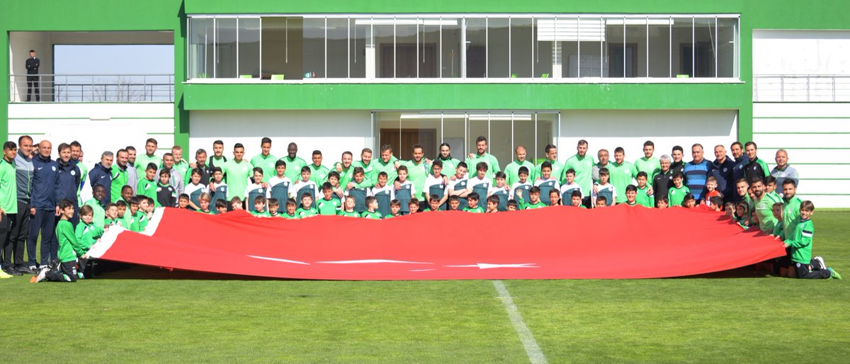Konyaspor'a futbol okullarından ziyaret