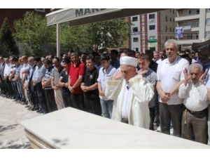 Mısır'da Ölenler İçin Gıyabi Cenaze Namazı Kılındı