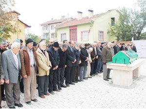 Kazada hayatını kaybeden anne dualarla uğurlandı