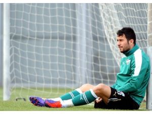 Ozan İpek, 6 Ay Forma Giyemeyecek