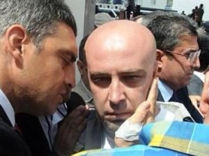 Bozdağ'ı yumruklayan Satı'ya CHP şefkat