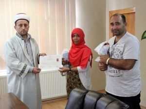 Kanadalı Kadın Müslüman Oldu