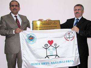 10 okula daha beyaz bayrak verildi