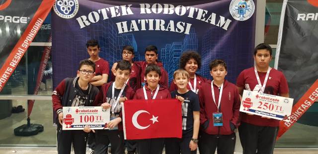 Yöntem robot yarışlarında Türkiye 3.’sü oldu