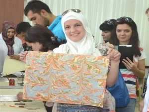 19 Ülkenin Çocukları Komek'te Ebru Öğrendi