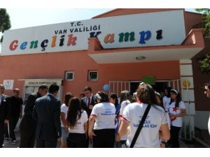 Türkiye'nin Çeşitli İllerinden Yüzlerce Öğrenci Van'da Kamp Yapıyor