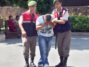 Hırsızlıktan Aranan Şahıs Jandarma Devriyesine Takıldı