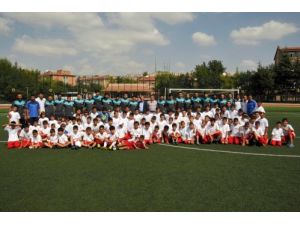 Yaz Okulları Sezonu Şenlikle Kapattı