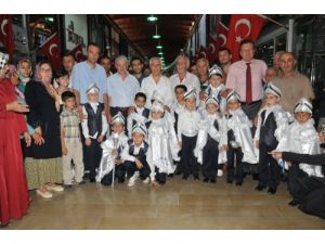 Kapalı Çarşı'da Geleneksel Sünnet Heyecanı