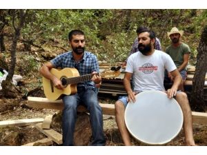 Kendi İmkanları İle Köprü Yapıp 20 Yıl Sonra Köylerine Döndüler