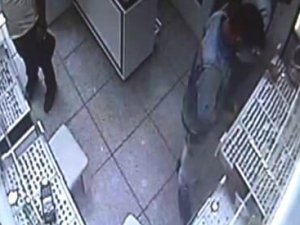 Gümüş Yüzükleri Geri Vermek İçin Çalmışlar