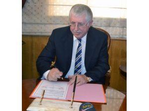 Hayırsever İş Adamı Okul Protokolü İmzaladı