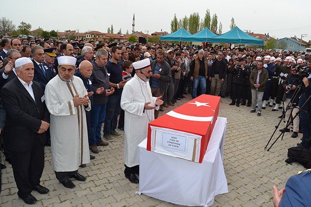 Konya şehidini son yolculuğuna uğurladı