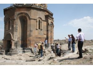 5 Bin Yıllık Tarihi Ani Antik Şehrinde Kazı Çalışmaları Yeterli Değil
