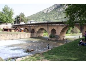 Tarihi Sis Köprüsü'nün Restorasyonu Başladı