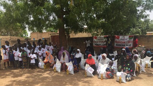 Dost Eli Burkina Faso’ya  ‘Ramazan Bereketi’ taşıdı