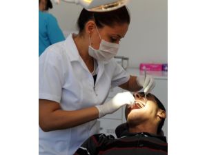 Sanayinin Çıraklarına Diş Taraması