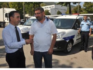 Hayırsever İşadamından Polise 4 Yeni Araç