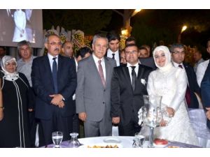Arınç'tan Gelinle Damata: Hayırlı Evlatlar Yetiştirin