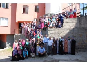 Kur'an Kursu Öğrencilerine Mezuniyet Töreni