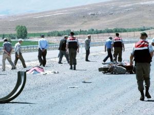 Tır’ın Çarptığı Motosikletli Hayatını Kaybetti