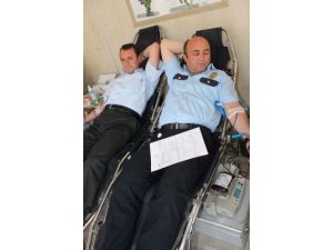Bayburt Emniyeti'nde Kızılay'a Kan Bağışı
