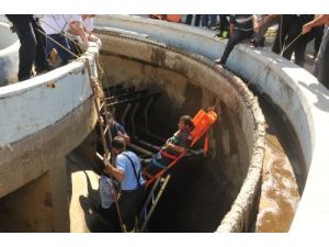 Arıtma Tesisine Düşen İşçi Ölümden Döndü
