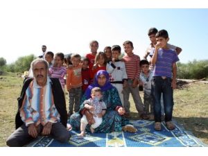 Adana’dan Denizli’ye Gelen Tarım İşçilerinin Çadırlarda Helal Ekmek Mücadelesi