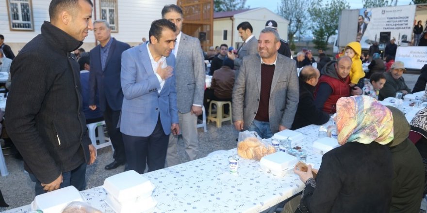 Karamanlılar belediyenin iftar sofrasında buluştu