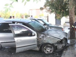 Park Halindeki Otomobil Yandı