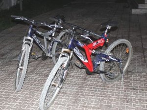 Arkadaşıyla Gezmek İçin Bisiklet Çaldı