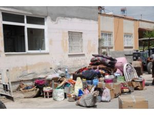 Yangın Ahşap Evi Kullanılmaz Hale Getirdi