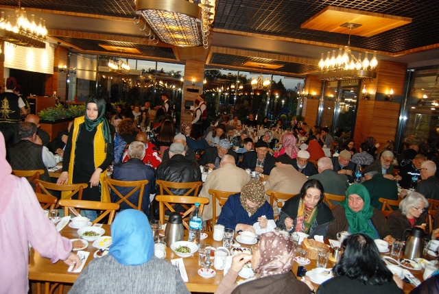 Şehit Anneleri  iftarda buluştu