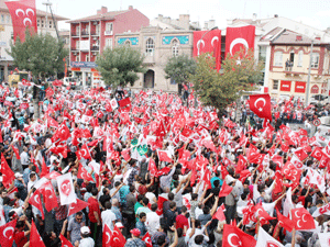 Biz, bir ve beraberiz