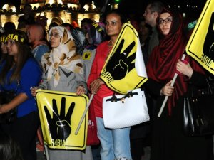 Mısır ve Suriye'deki katliamlara tepkiler sürüyor