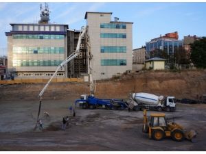 Havuzbaşı Kent Meydanı İnşaatı Yeniden Başladı