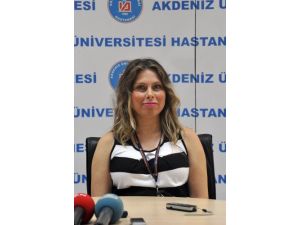 Altıncı Yüz Nakli Yapılan Üslün Uyandırıldı, Doktorlarıyla İletişim Kuruyor