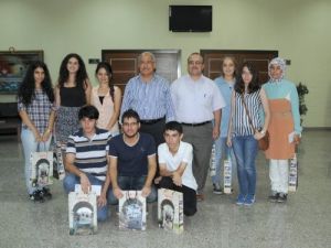 Üniversite Sınavında İlk 500'e Giren Öğrenciler Ödüllendirildi