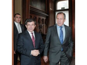 Davutoğlu, Lavrov’la Suriye’yi Konuştu