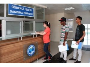 Kmü’ye Yabancı Uyruklu 22 Öğrenci Daha Kayıt Yaptırdı