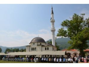 Karadağ’da Yeniden İnşa Edilen Bioçe Camii İbadete Açıldı