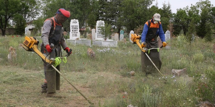 Konya’da bin 614 mezarlık bayram ziyaretlerine hazırlanıyor