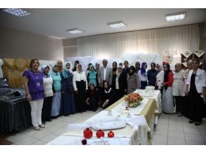 70 Kursiyer El Emeği Göz Nuru Eserlerini Sergiledi