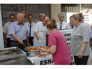 Avm’ler Karşısında Zor Günler Geçiren Bakkallar Lokma Döktürdü