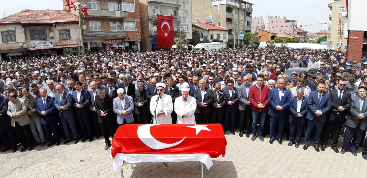 Başkan Öztoklu gözyaşları ve dualarla son yolculuğuna uğurlandı